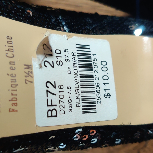 Black sequined Le Chateau peep-toe heels - Picture 5 of 5